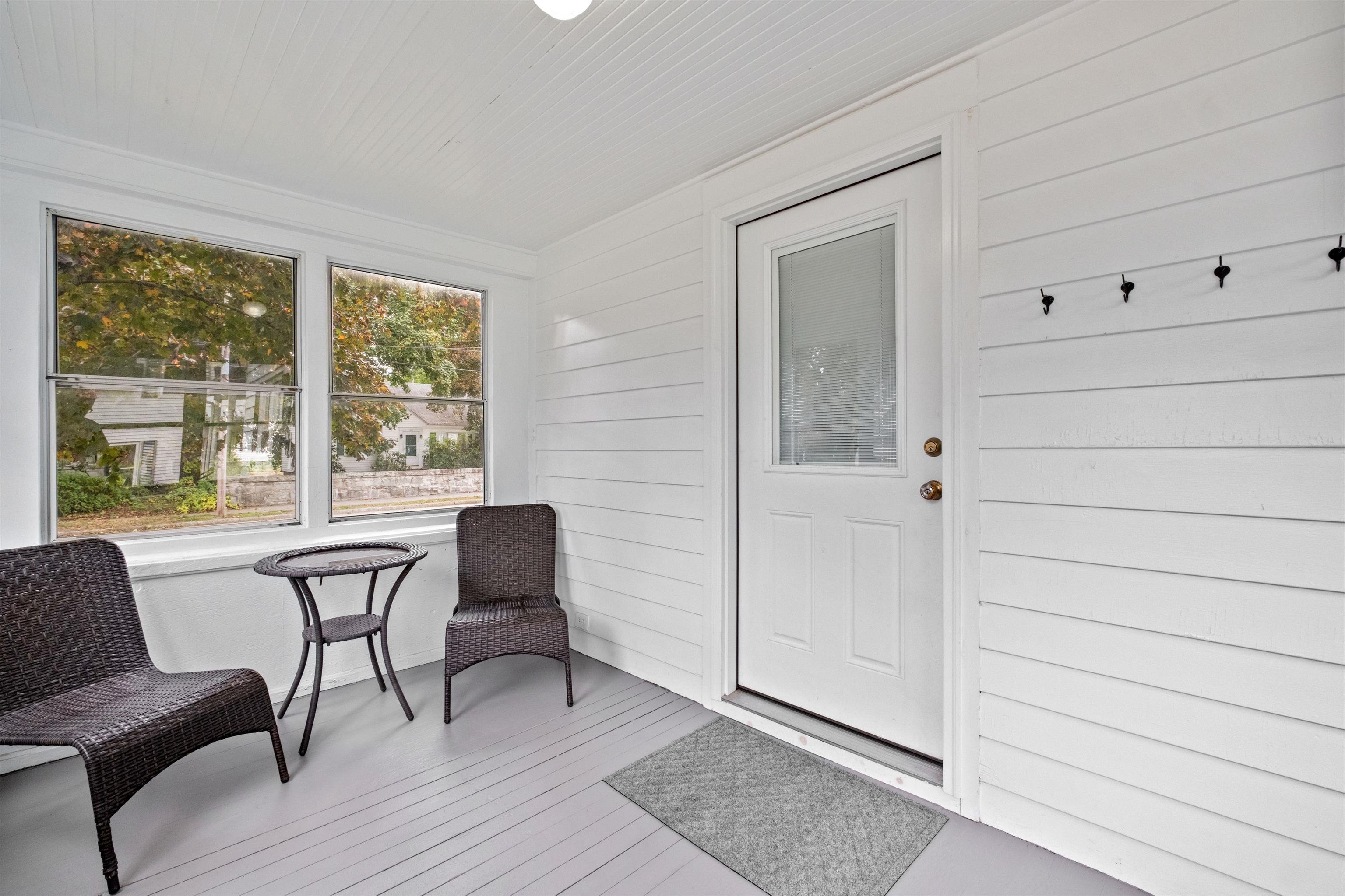 989 Union Street Manchester, NH 03104 - Photo 3 of 48