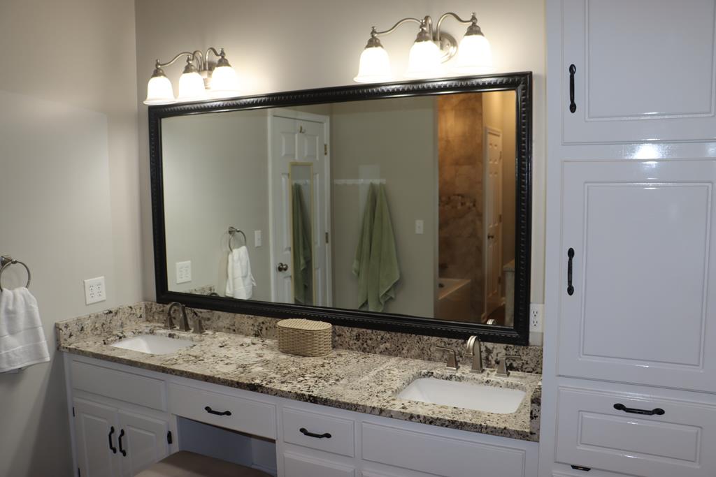 1663 Willie Varnum Road Dothan, AL 36301 - Photo 23 of 45 Main Bath - Granite Vanity