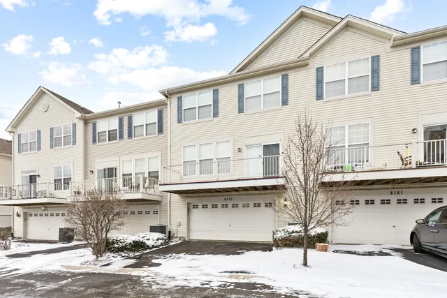 $439,000 | 4179 Milford Lane, Aurora, IL 60504