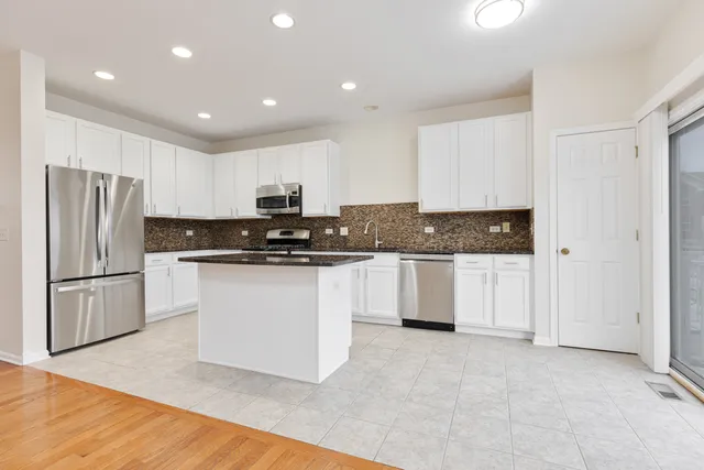 $439,000 | 4179 Milford Lane, Aurora, IL 60504