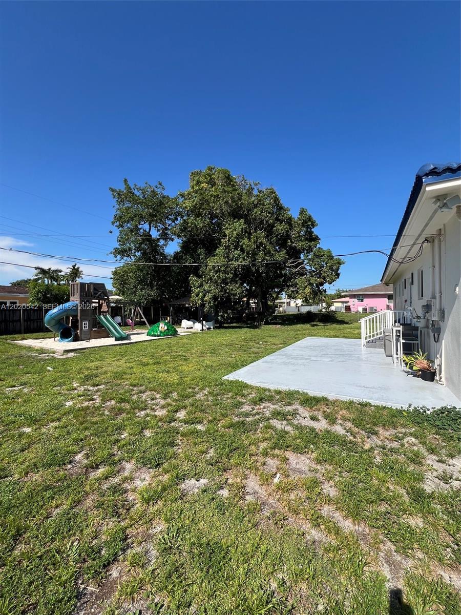 335 West 50th Street Hialeah, FL 33012 - Photo 12 of 13