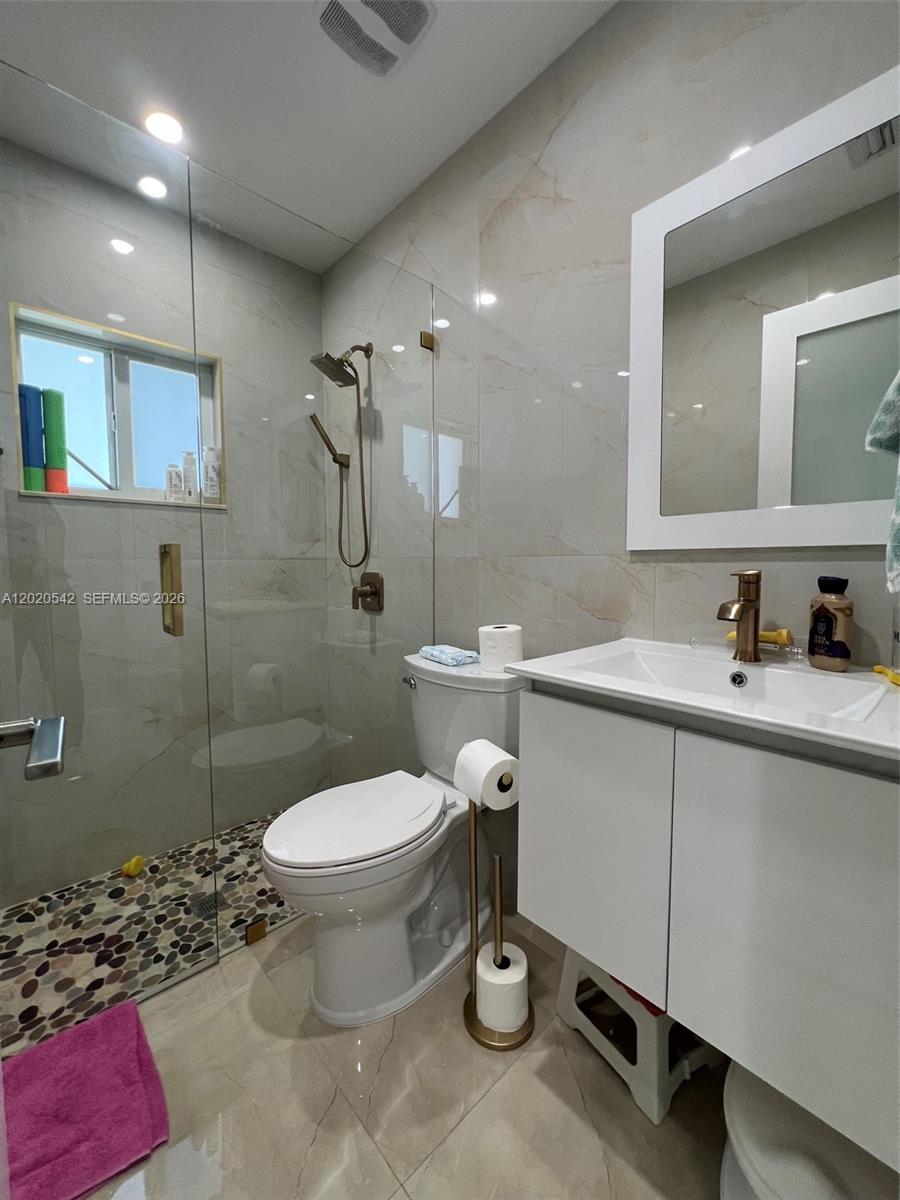 335 West 50th Street Hialeah, FL 33012 - Photo 10 of 13