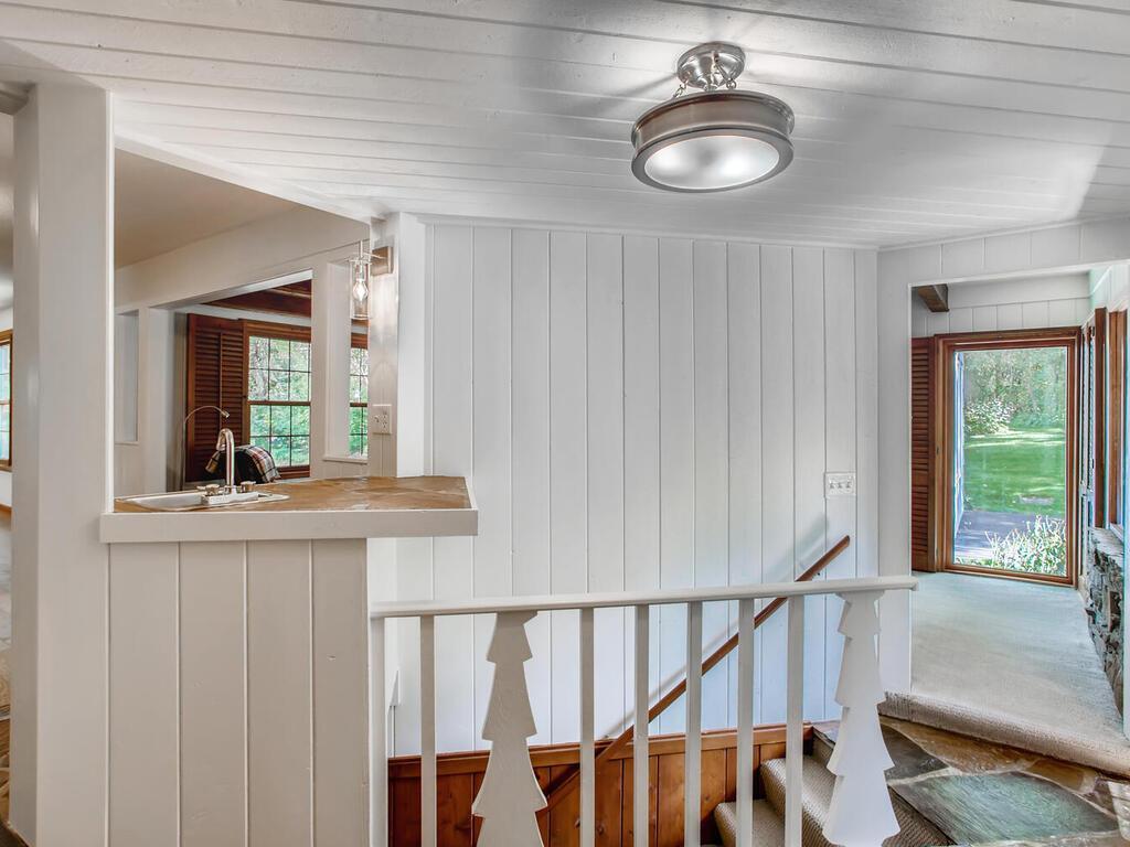 103 Sandy Hook Road Chanhassen, MN 55317 - Photo 18 of 39 Gallery Image 18