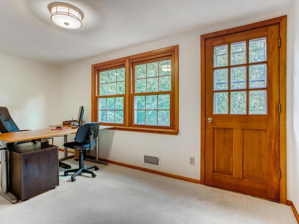 103 Sandy Hook Road Chanhassen, MN 55317 - Photo 21 of 39 Gallery Image 21