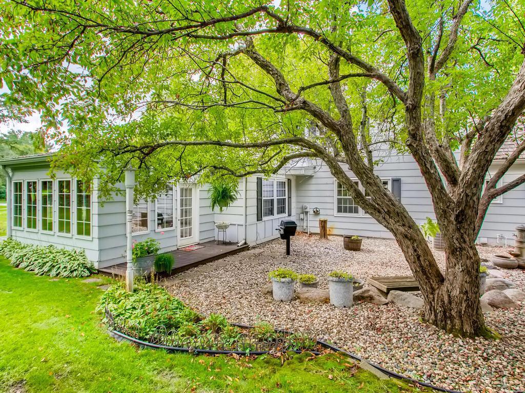 103 Sandy Hook Road Chanhassen, MN 55317 - Photo 34 of 39 Gallery Image 34