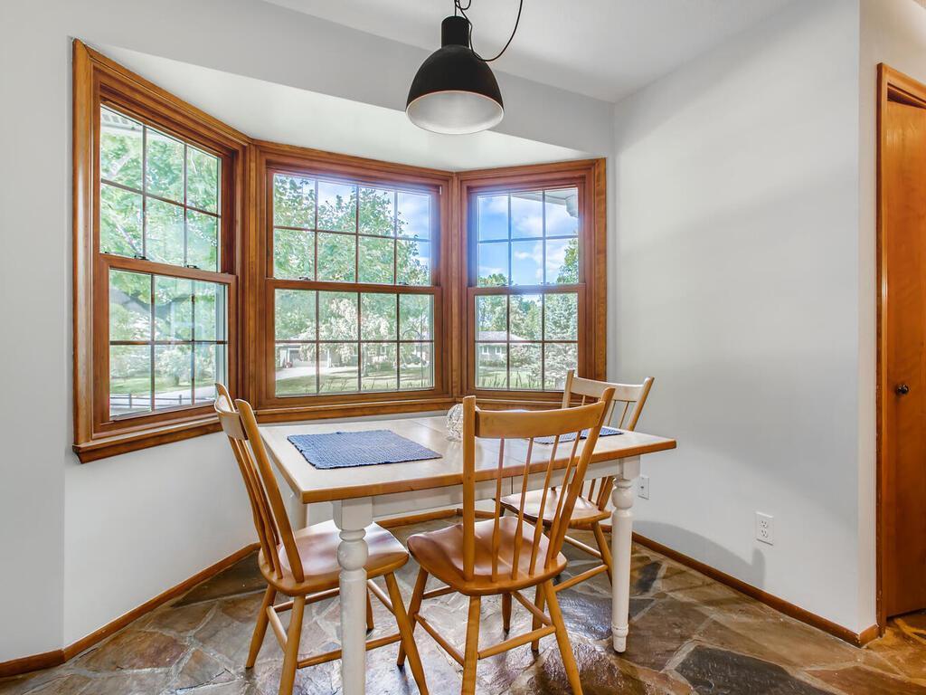 103 Sandy Hook Road Chanhassen, MN 55317 - Photo 10 of 39 Gallery Image 10