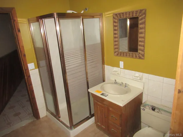 a bathroom with a bathtub