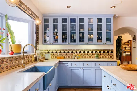 $5,495,000 | 3700 Lowry Road, Los Angeles, CA 90027