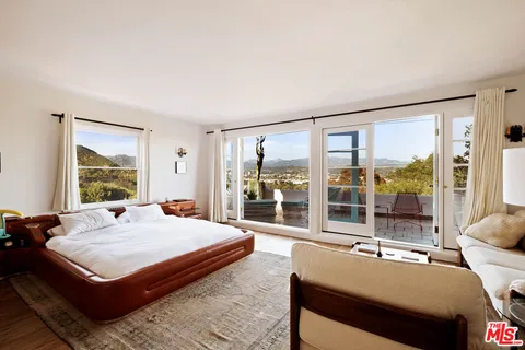 $5,495,000 | 3700 Lowry Road, Los Angeles, CA 90027