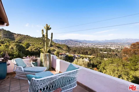 $5,495,000 | 3700 Lowry Road, Los Angeles, CA 90027