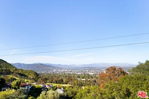 $5,495,000 | 3700 Lowry Road, Los Angeles, CA 90027
