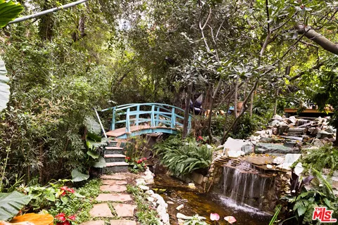 $5,495,000 | 3700 Lowry Road, Los Angeles, CA 90027