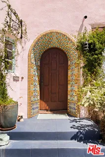 $5,495,000 | 3700 Lowry Road, Los Angeles, CA 90027