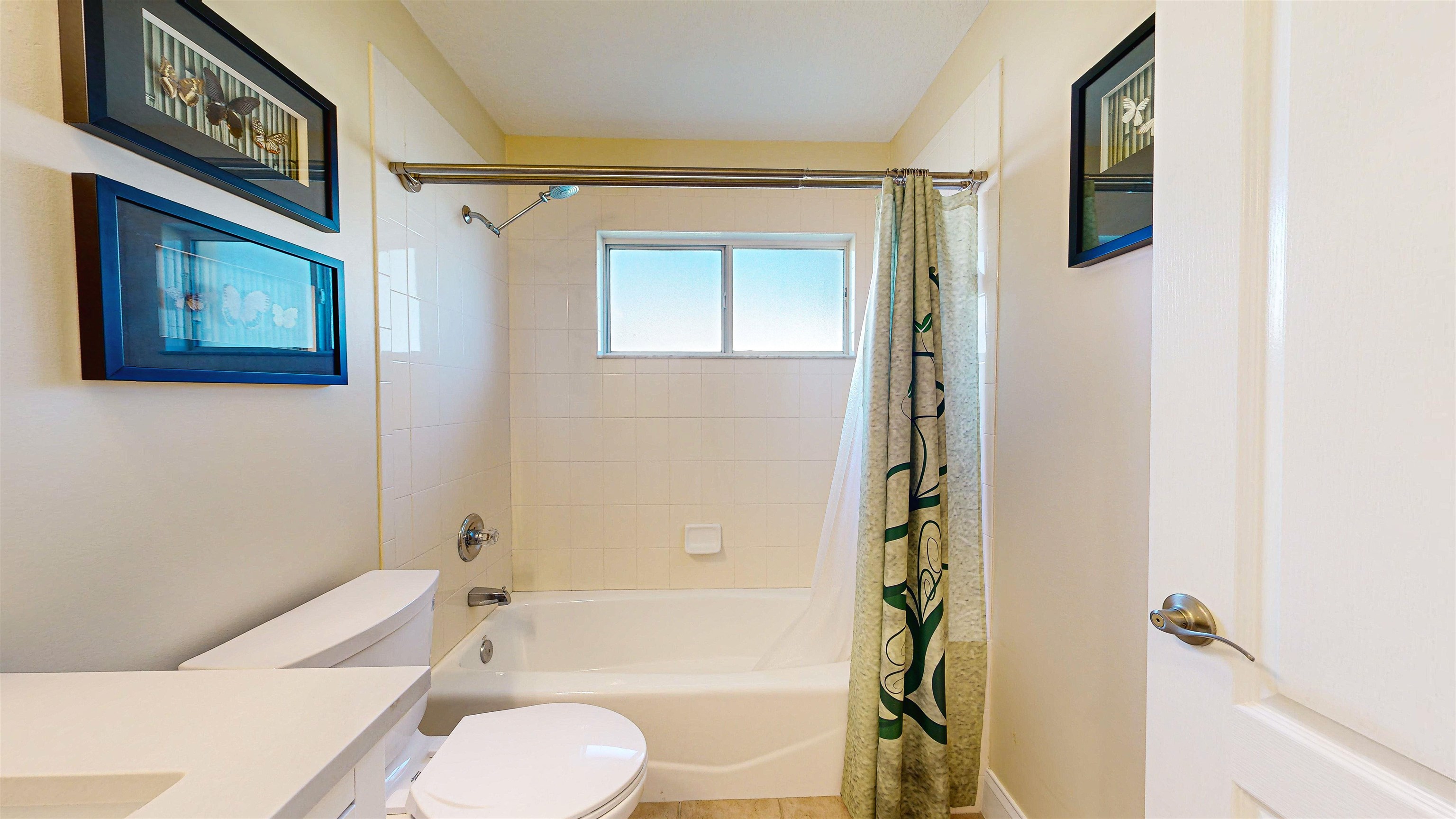 337 San Nicolas Way St. Augustine, FL 32080 - Photo 16 of 23 a bathroom with a toilet and a bathtub