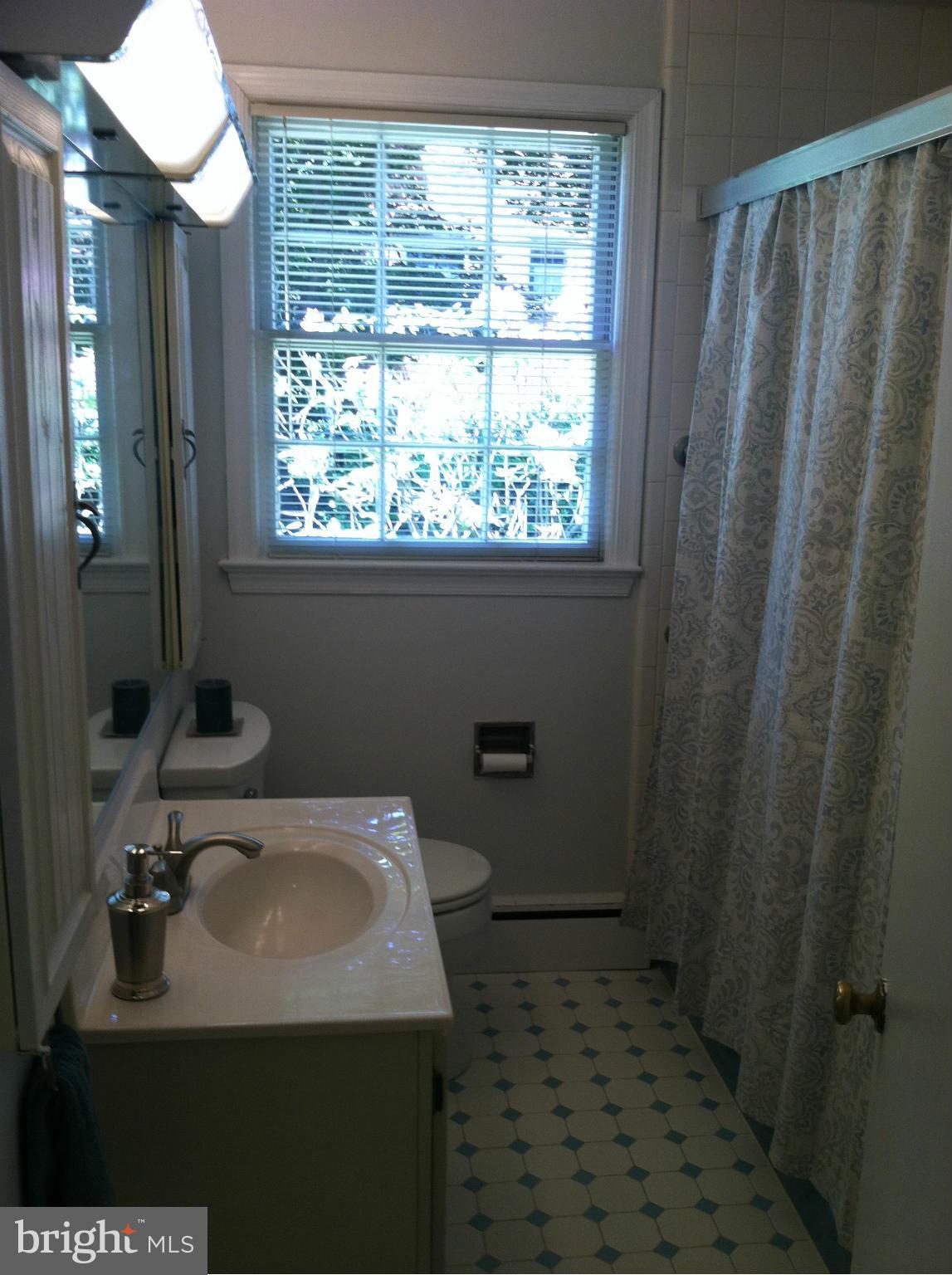 6431 Overhill Road Falls Church, VA 22042 - Photo 20 of 30 Bath