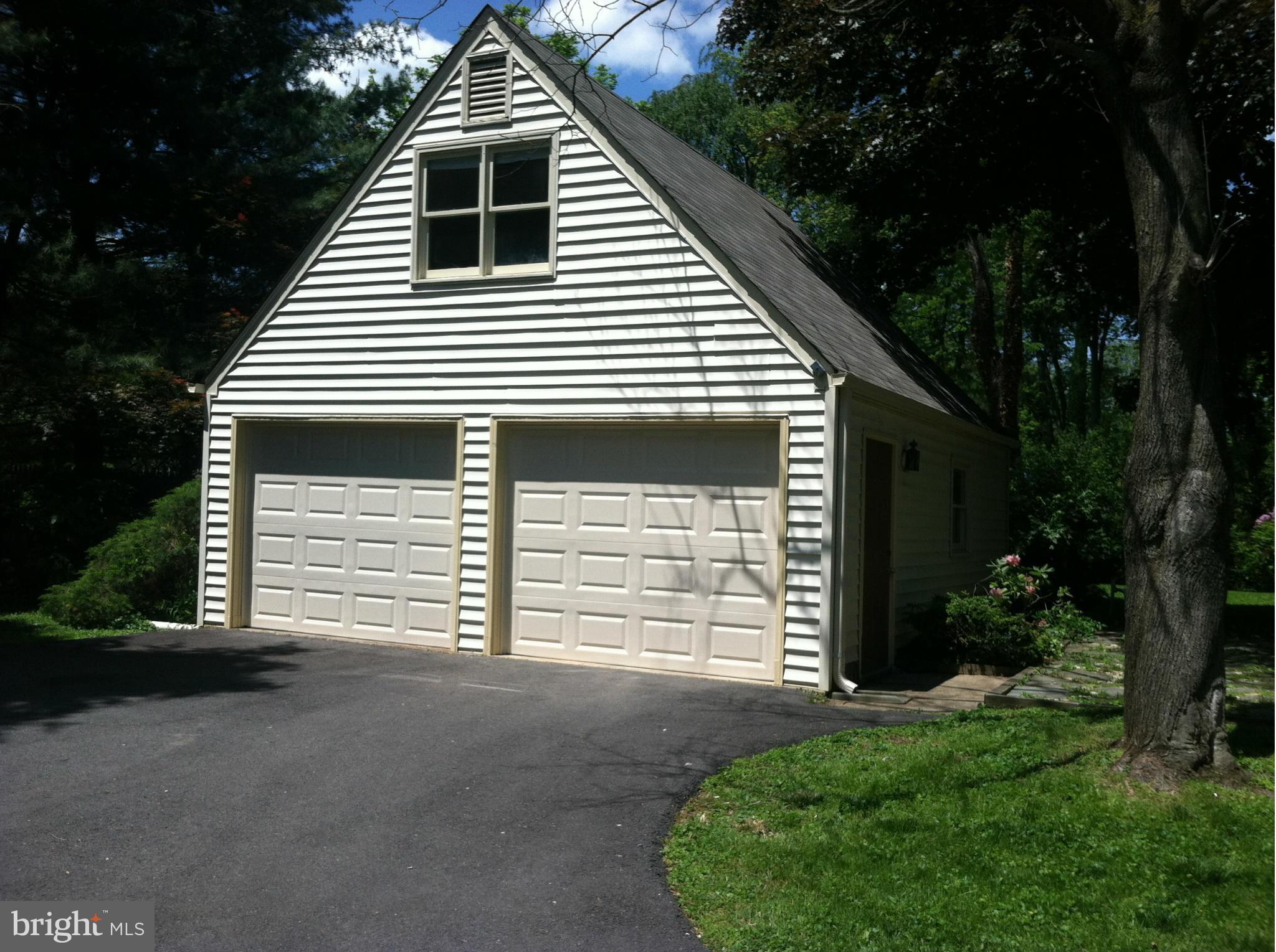 6431 Overhill Road Falls Church, VA 22042 - Photo 28 of 30 Garage with Upper Level Bedroom