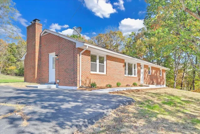 $369,900 | 1175 3rd Street, Blue Ridge, VA 24064