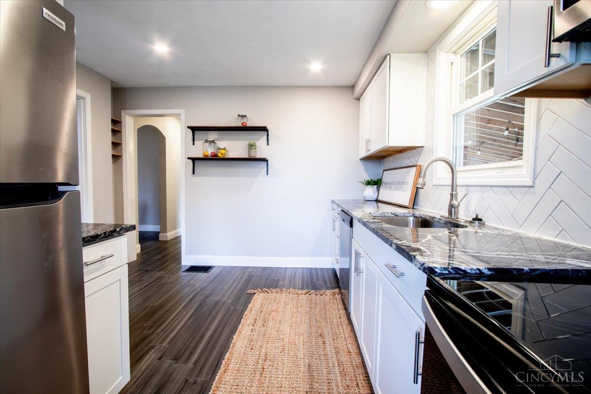 1904 Hunt Road Cincinnati, OH 45215 - Photo 11 of 31
