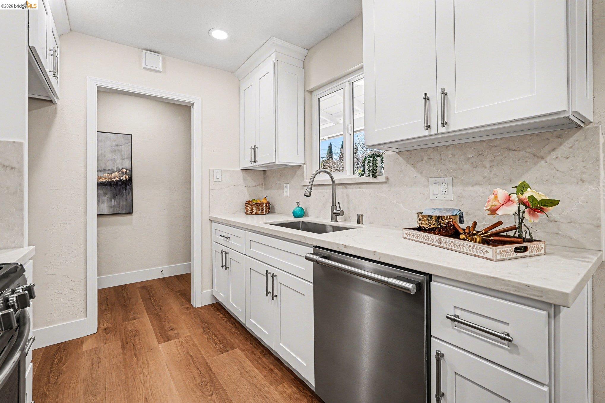 847 Shell Avenue Martinez, CA 94553 - Photo 8 of 15