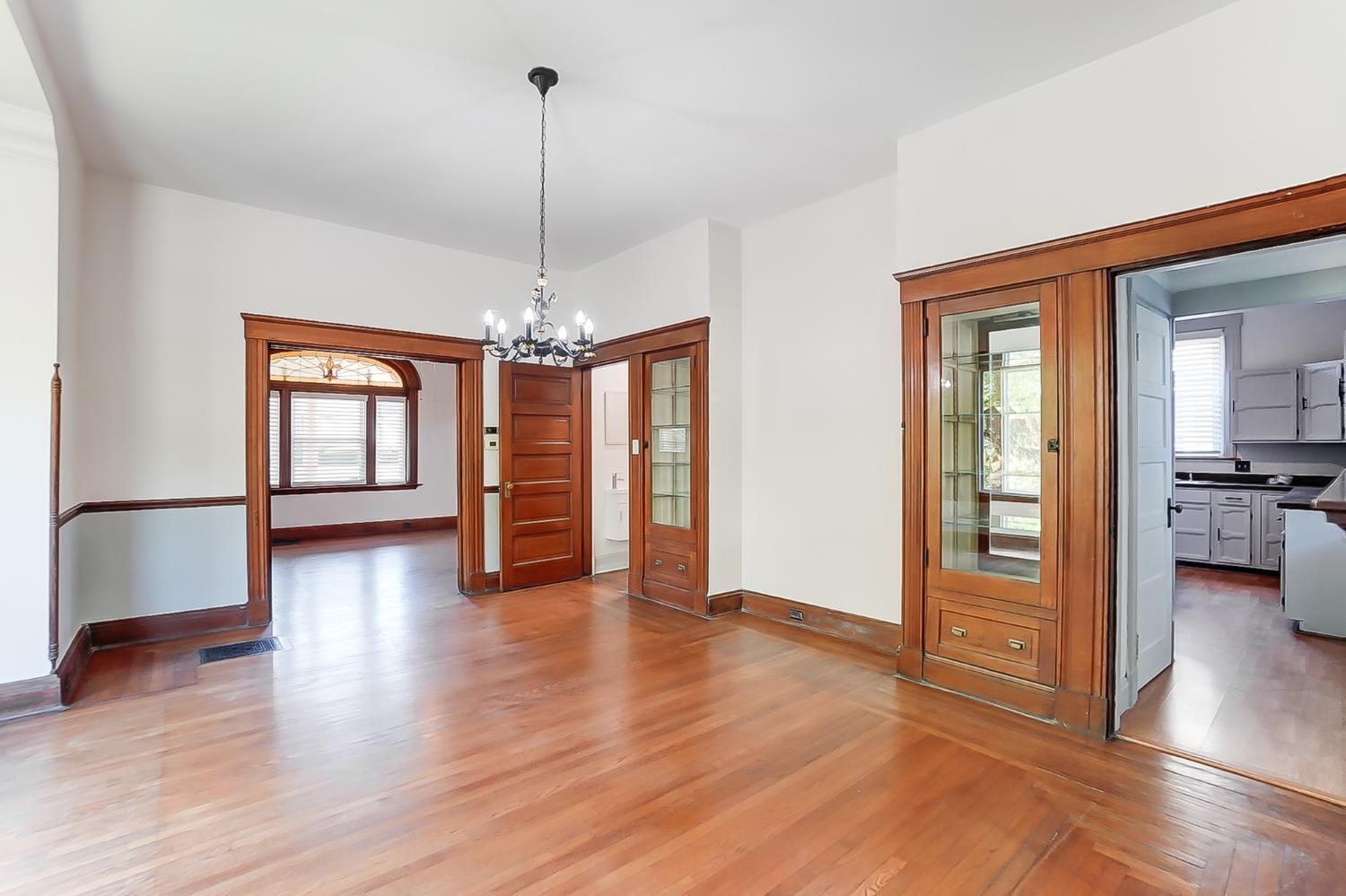 4726 Winton Road Cincinnati, OH 45232 - Photo 12 of 37 Gallery Image 12