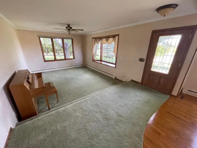 $325,000 | 67927 270th Street, Alden, MN 56009