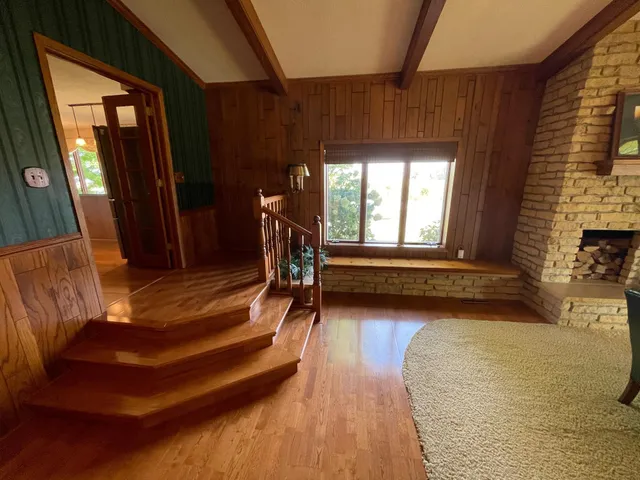 $325,000 | 67927 270th Street, Alden, MN 56009