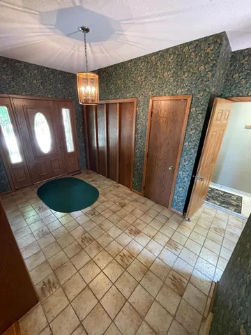 $325,000 | 67927 270th Street, Alden, MN 56009