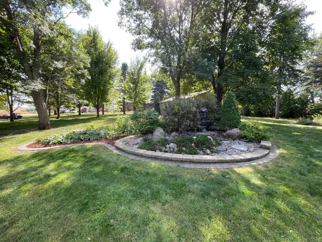 $325,000 | 67927 270th Street, Alden, MN 56009