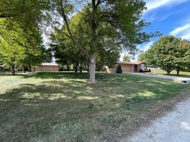 $325,000 | 67927 270th Street, Alden, MN 56009