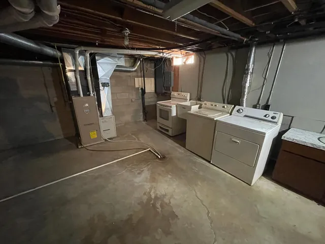 $325,000 | 67927 270th Street, Alden, MN 56009