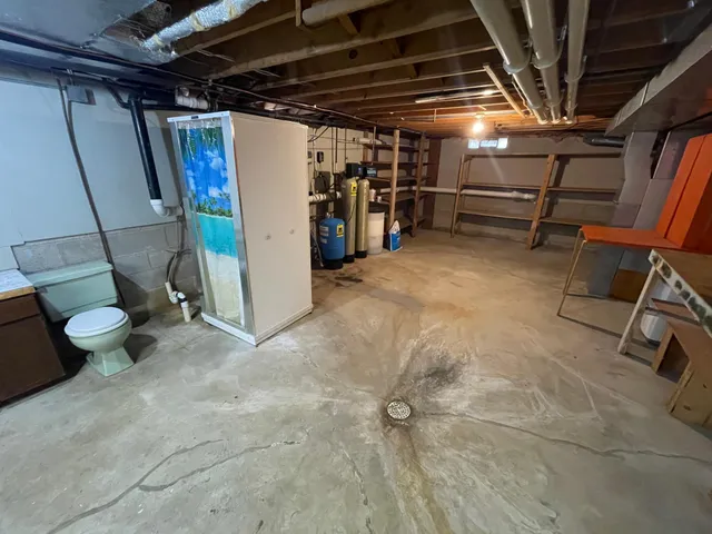 $325,000 | 67927 270th Street, Alden, MN 56009