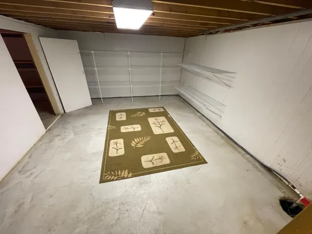 $325,000 | 67927 270th Street, Alden, MN 56009