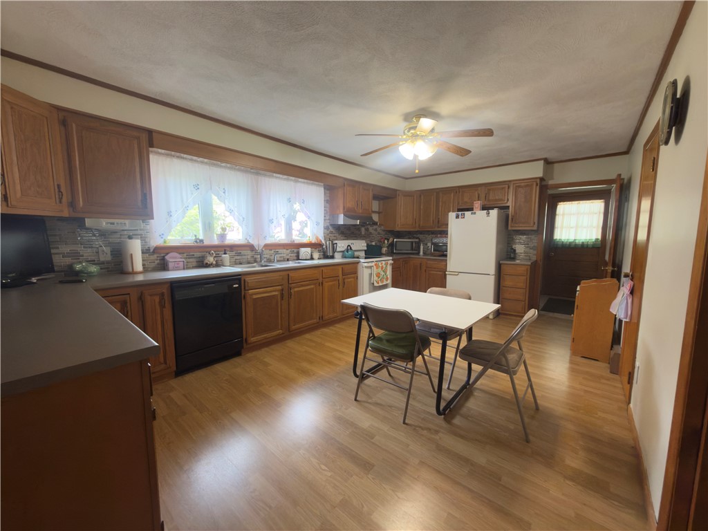 1264 Chopmist Hill Road Scituate, RI 02857 - Photo 9 of 27