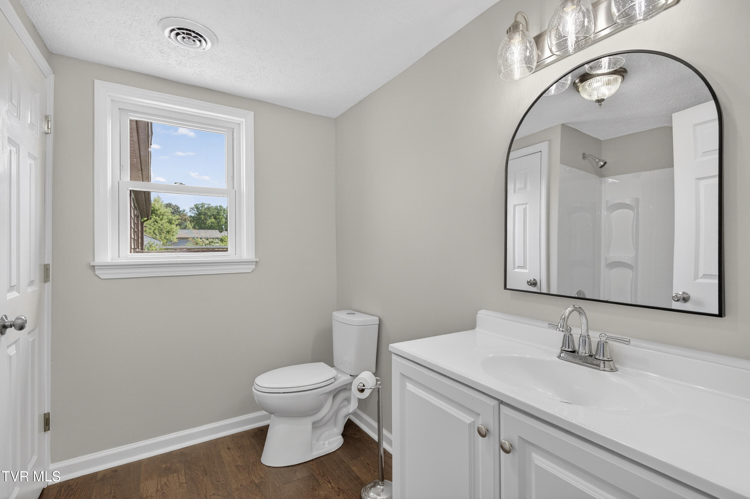 305 Cherokee Road Bristol, VA 24201 - Photo 10 of 25 304-Cherokee-Rd-Bristol-VA Caroline-Blev