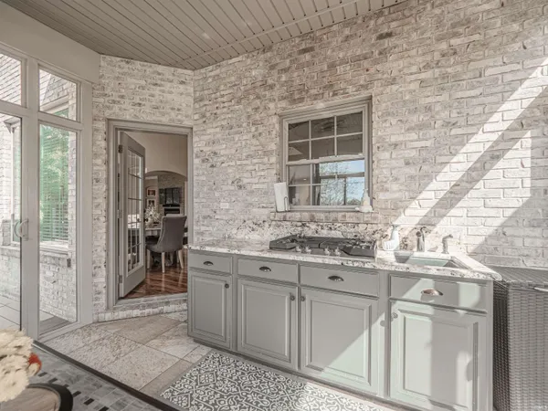 $899,000 | 3711 Joseph Court, Newburgh, IN 47630