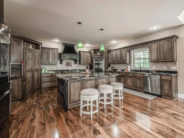 $999,800 | 3711 Joseph Court, Newburgh, IN 47630