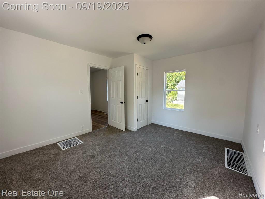 6089 Lapeer Road Burton, MI 48509 - Photo 15 of 30 Gallery Image 15