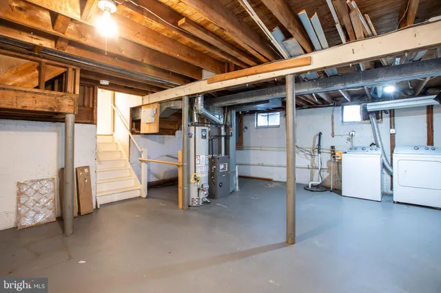 a view of a storage & utility room