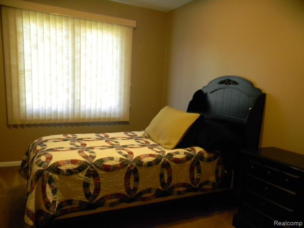 54771 Shelby Road, Unit 75 Utica, MI 48316 - Photo 8 of 13 2 of 2 Bedrooms