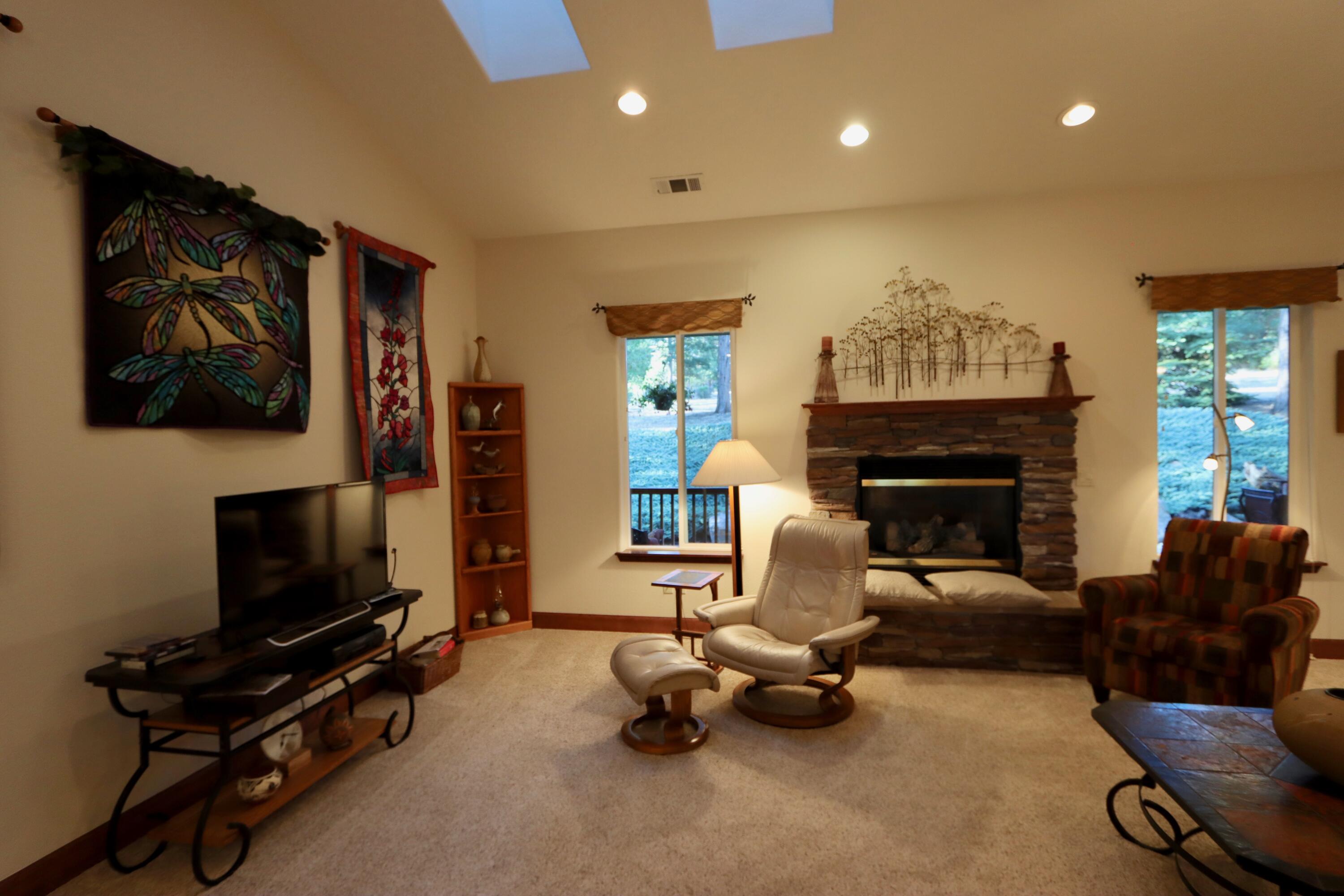 10537 Kestrel Road Klamath Falls, OR 97601 - Photo 13 of 46 IMG_1565