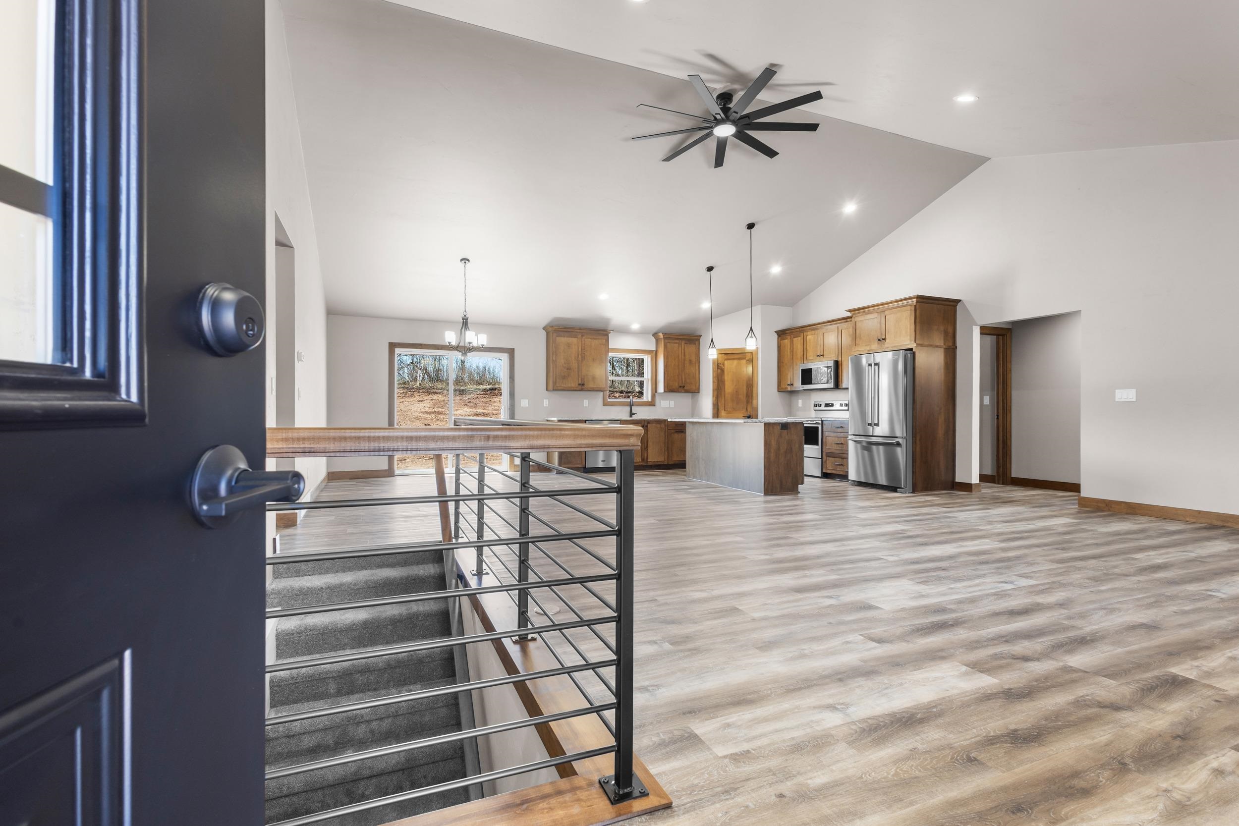 3370 Largo Ridge Drive Green Bay, WI 54311 - Photo 7 of 43