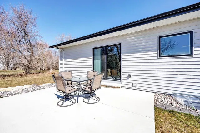 $419,900 | 2757 County Rd EE, Abrams, WI 54101