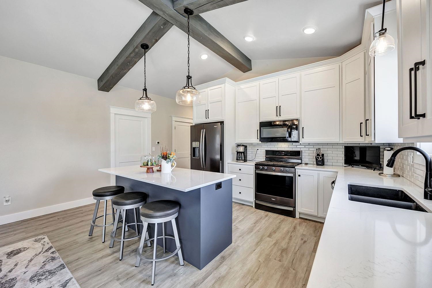 2757 County Rd EE Abrams, WI 54101 - Photo 4 of 24