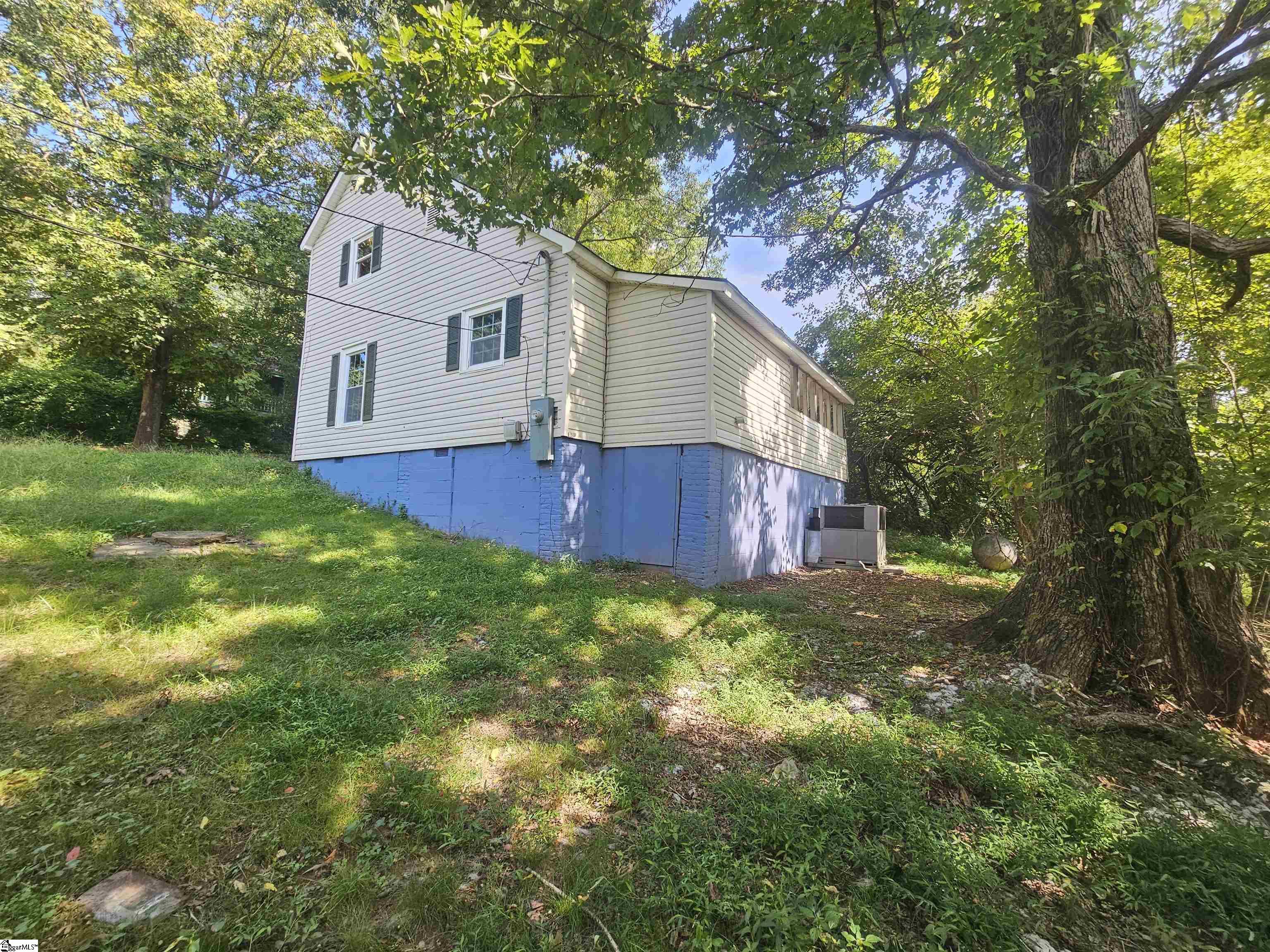 422 Love Springs Road Cowpens, SC 29330 - Photo 4 of 20