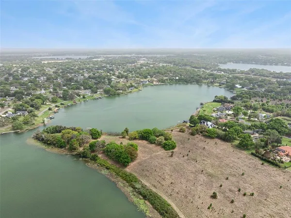 $989,000 | 2874 East Crooked Lake Drive, Eustis, FL 32726