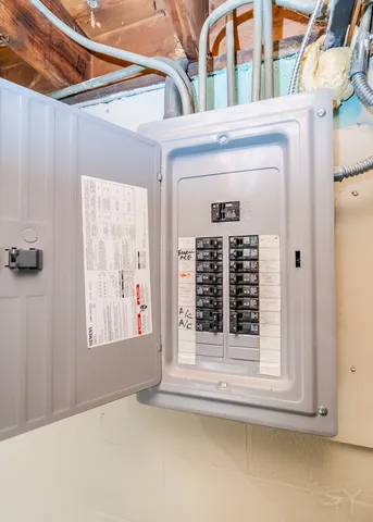 $217,000 | 214 North Hunter Street, Thornton, IL 60476