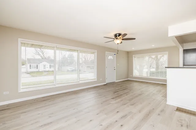 $217,000 | 214 North Hunter Street, Thornton, IL 60476