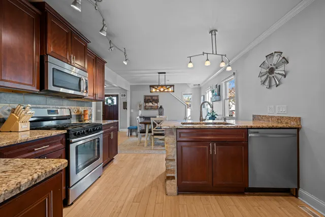 $375,000 | 311 Ohio Avenue, St. Charles, IL 60174