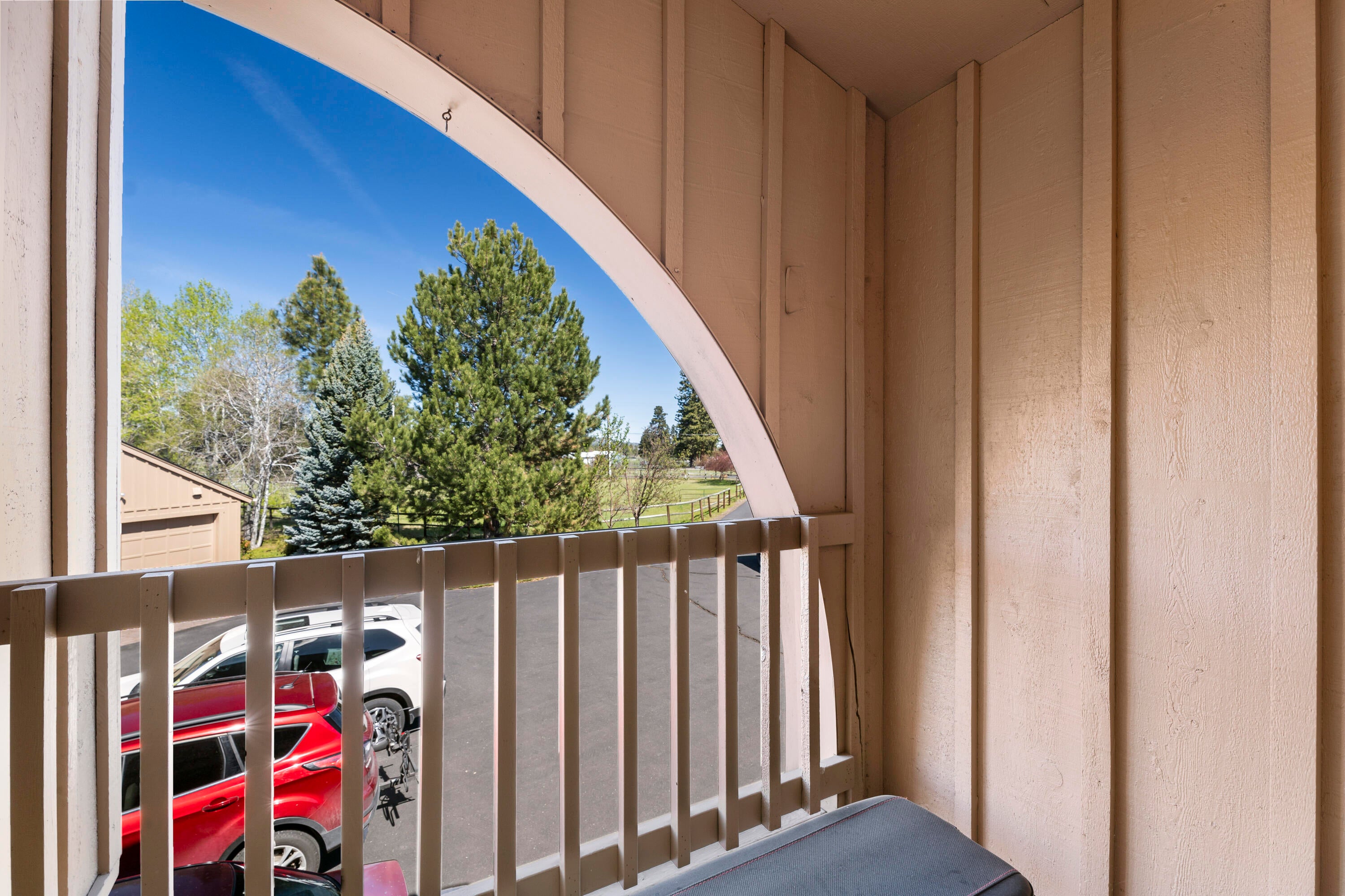 20875 Sholes Road Bend, OR 97702 - Photo 55 of 88 Attached living quarter deck area