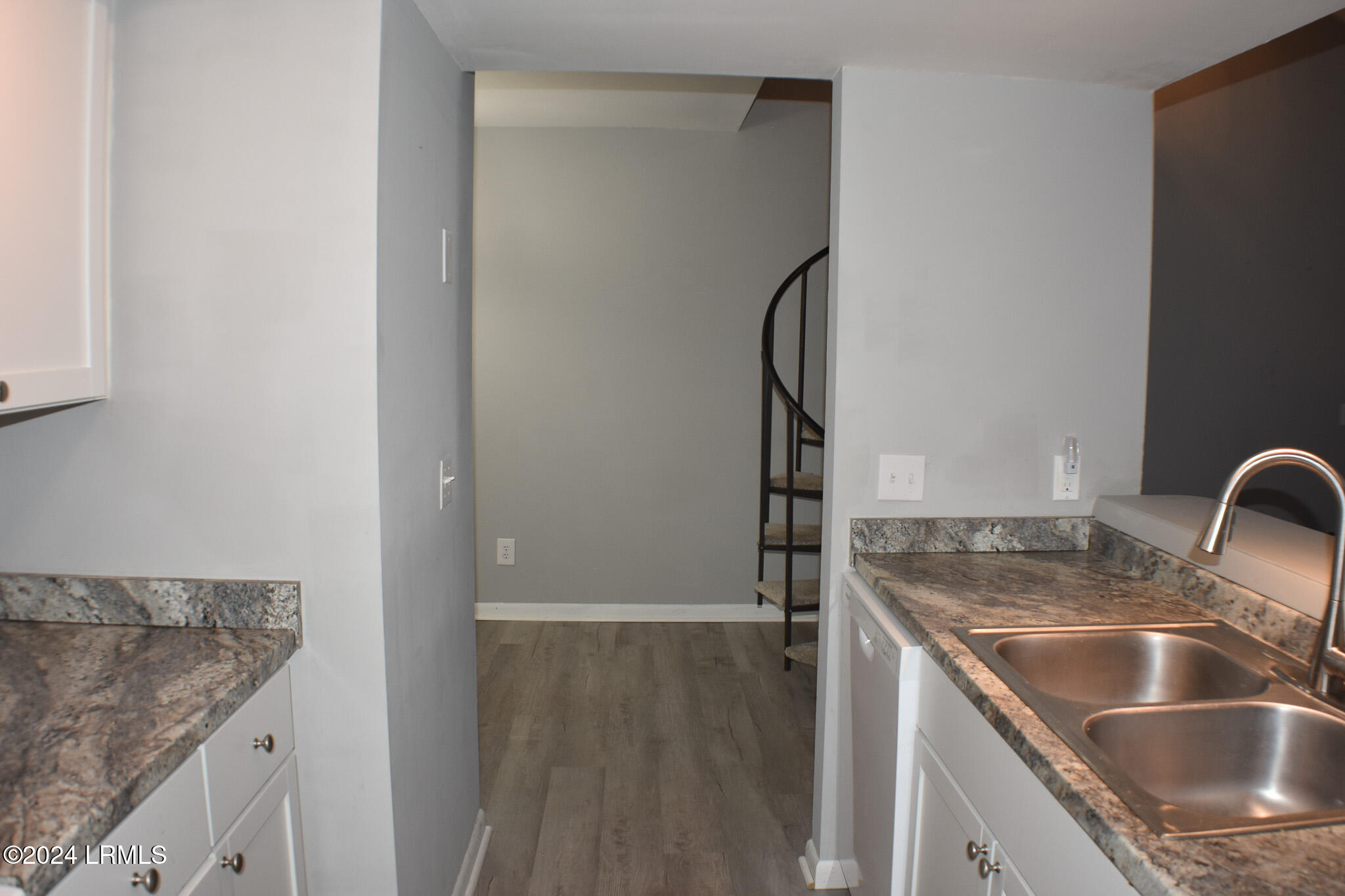 900 State Rd S-7-297, Unit E1 Beaufort, SC 29902 - Photo 19 of 27 DSC_6212